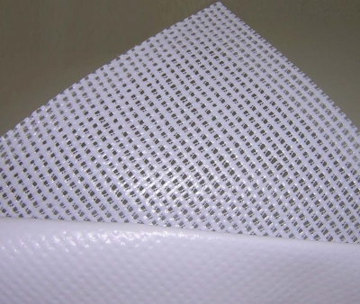 Баннер сетка 330 гр. Сетка баннерная с подложкой 330 гр. 1000*1000 9*9 (ширина 3.20 м * 50 м)