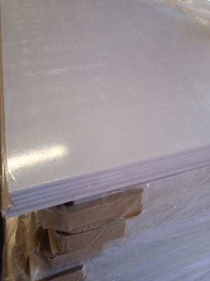 ПВХ Китай - 5 мм   (пл. 0.55) белый 2.05*3.05 м  